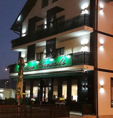 מלון Târgu Jiu Casa Caroli מראה חיצוני תמונה