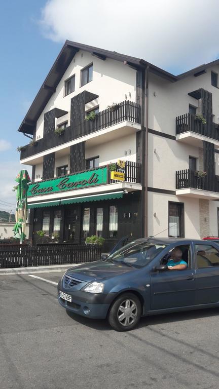 מלון Târgu Jiu Casa Caroli מראה חיצוני תמונה
