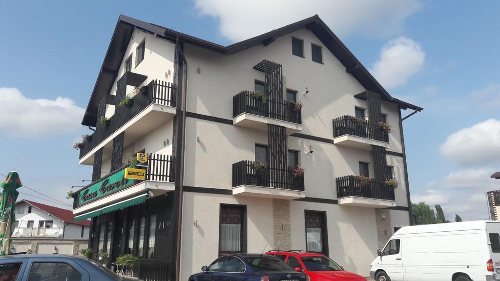מלון Târgu Jiu Casa Caroli מראה חיצוני תמונה